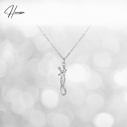 Henessa™ Hugging Necklace